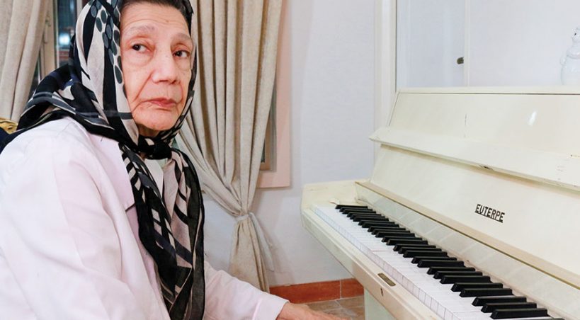 زنی از جنس رادیو