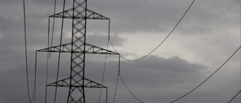 دستگيري سارق سيم برق با خودروي فاقد پلاک در کرمان