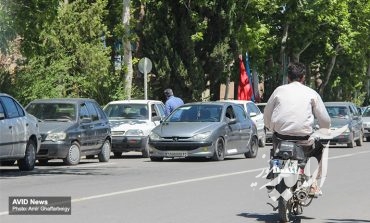 وجب به وجب به دنبال یک وجب جای پارک