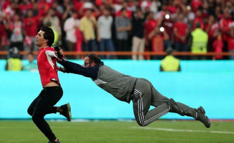 گرفتن نکته ای به رنگ سرخابی و زرد